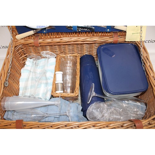 129 - OPTIMA Picnic Basket Containing Picnic Items
COLLECTION ONLY