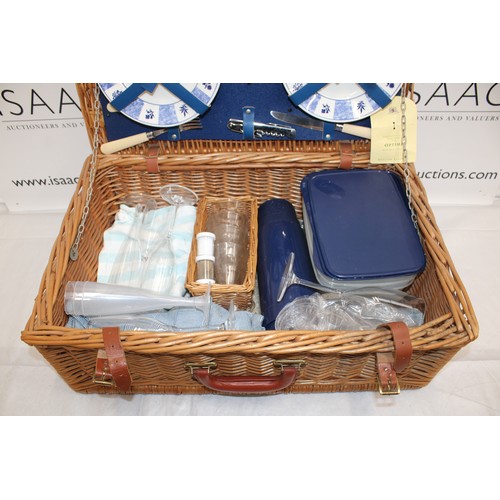 129 - OPTIMA Picnic Basket Containing Picnic Items
COLLECTION ONLY