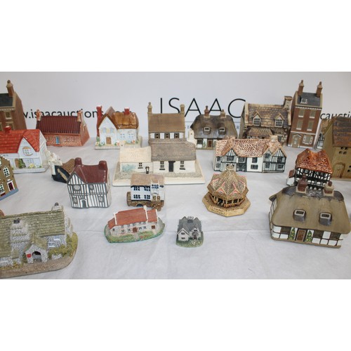 137 - A Large Quantity of Collectable Houses Etc inc: Denby Village Coalport Lilliput Lane And Heritage Ho... 