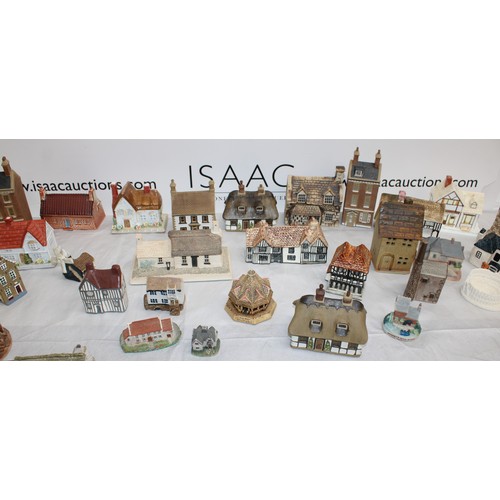 137 - A Large Quantity of Collectable Houses Etc inc: Denby Village Coalport Lilliput Lane And Heritage Ho... 