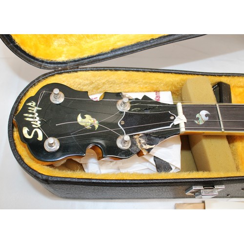 221 - Sullys Banjo In Case Untested With Paperwork And Original Receipt Damage as Shown In Pictures
COLLEC... 