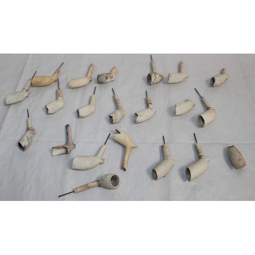 274 - A Collection Of Clay Pipes 2 x Decorative Shown In Photos Various Conditions