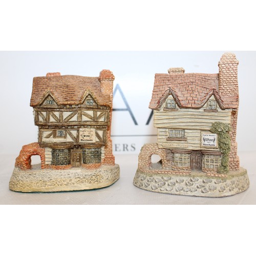 147 - 7 x Lilliput Lane & David Winter Houses/Church Various Conditions
Collection Only