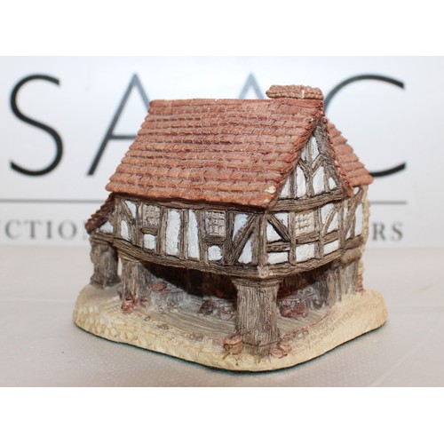 147 - 7 x Lilliput Lane & David Winter Houses/Church Various Conditions
Collection Only