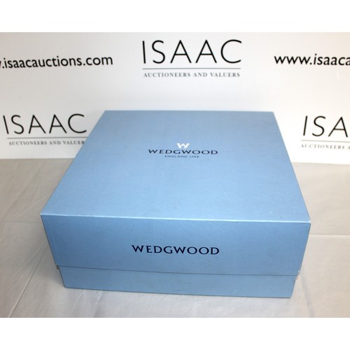 45 - A Boxed Wedgwood Deco Cream Tiger Escape Length : 33cm...