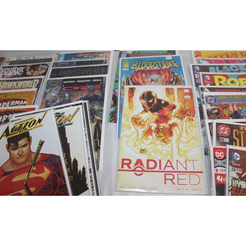 23 - A Large Quantity Of Comics Including Dc Marvel I Vampire, Catwoman, DoomPatrol, Skreemer And \others...