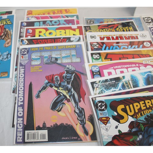 23 - A Large Quantity Of Comics Including Dc Marvel I Vampire, Catwoman, DoomPatrol, Skreemer And \others...