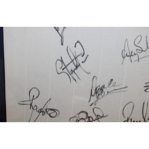 286 - Framed 1997-98 Tottenham Hotspur Signed Shirt Height-107cm x 88cm

INCLUDES 18 SIGNATURES

COLLECTIO... 