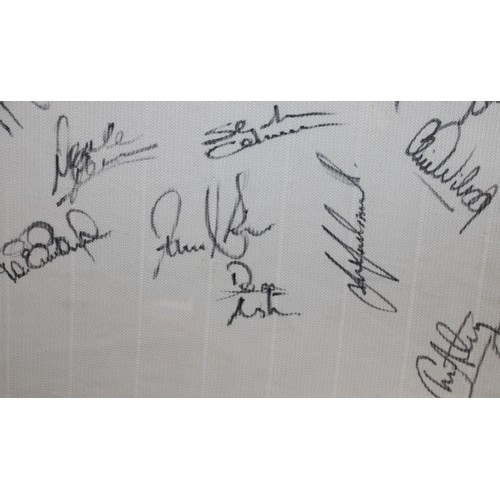 286 - Framed 1997-98 Tottenham Hotspur Signed Shirt Height-107cm x 88cm

INCLUDES 18 SIGNATURES

COLLECTIO... 