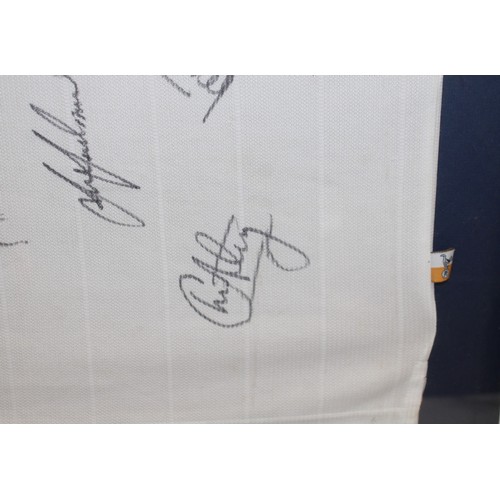 286 - Framed 1997-98 Tottenham Hotspur Signed Shirt Height-107cm x 88cm

INCLUDES 18 SIGNATURES

COLLECTIO... 