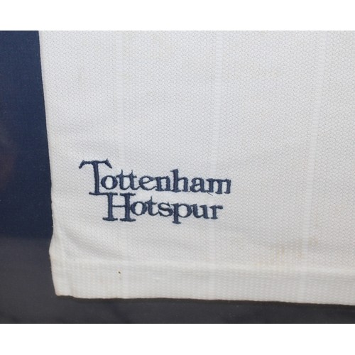 286 - Framed 1997-98 Tottenham Hotspur Signed Shirt Height-107cm x 88cm

INCLUDES 18 SIGNATURES

COLLECTIO... 