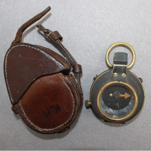 326 - MADE IN SWITZERLAND No 32212 WWI 1915 Compass In Case