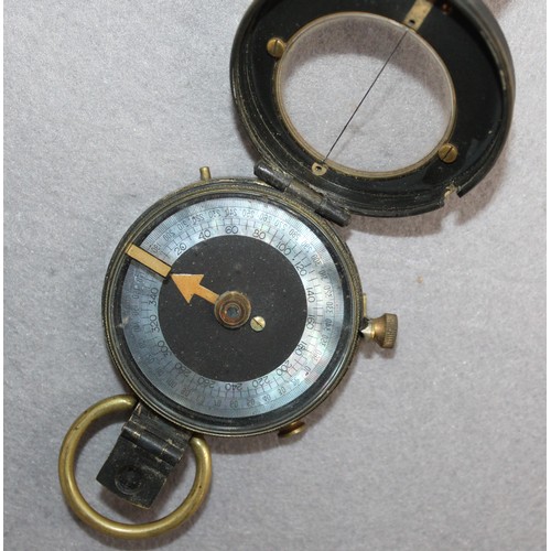 326 - MADE IN SWITZERLAND No 32212 WWI 1915 Compass In Case