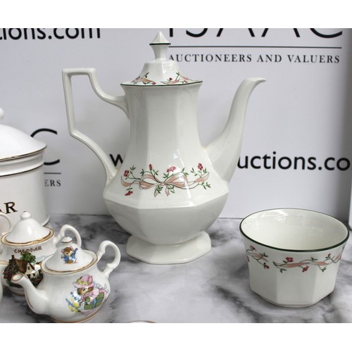 46 - Wedgewood Bone China Tea Set Items, Also A Collection Of Other Tea Pots Etc
All Various Conditions
C...