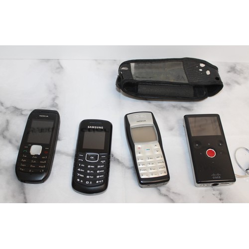 199 - A Collection Of Mobile Phones And Other Items Untested