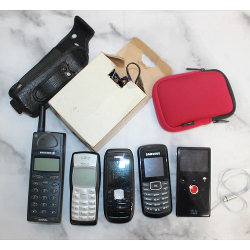 199 - A Collection Of Mobile Phones And Other Items Untested