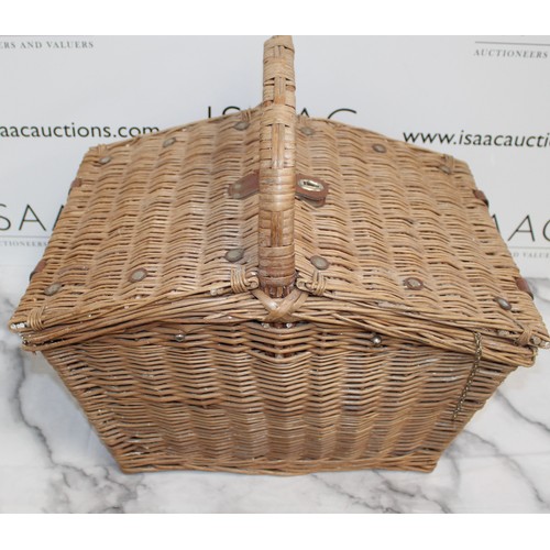 176 - Large Vintage Wicker Picnic Hamper