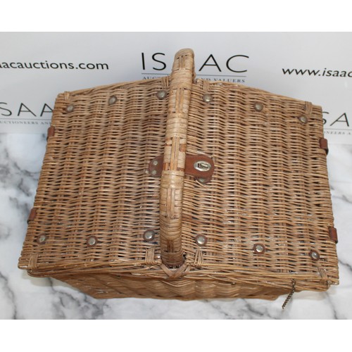 176 - Large Vintage Wicker Picnic Hamper