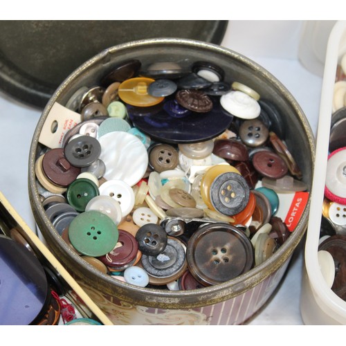 177 - A Large Quantity Of Tinned Buttons