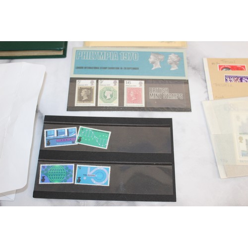 367 - A Quantity Of Stamps Some In Albums Including Franked And Unfranked Stamps