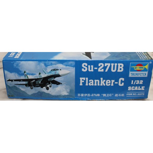 958 - Boxed TRUMPETER Military Aircraft Models
Scale 1:32