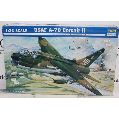 959 - Boxed TRUMPETER Military Aircraft Models
Scale 1:32