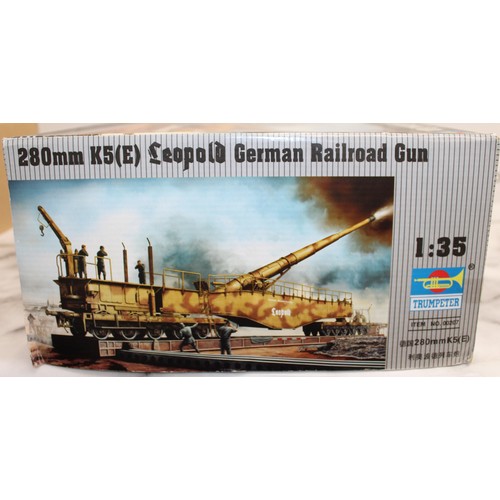 960 - Boxed TRUMPETER Military Field Gun Models
Scale 1:35