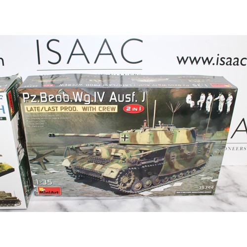 965 - 2 x Boxed Mini Art Tanks Model Kits