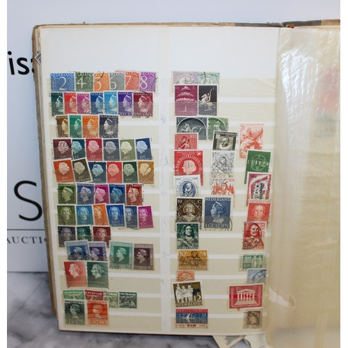 985 - A Stamp Album Of Worldwide Stamps