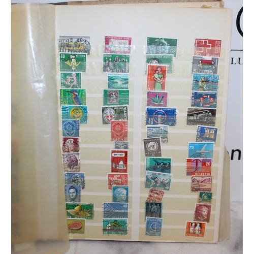 985 - A Stamp Album Of Worldwide Stamps