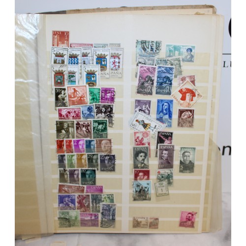 985 - A Stamp Album Of Worldwide Stamps