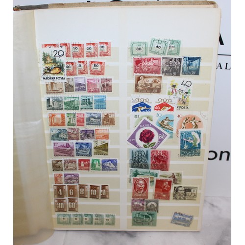 985 - A Stamp Album Of Worldwide Stamps