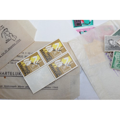 17 - Quantity Of Franked & Unfranked Stamps In Boxes