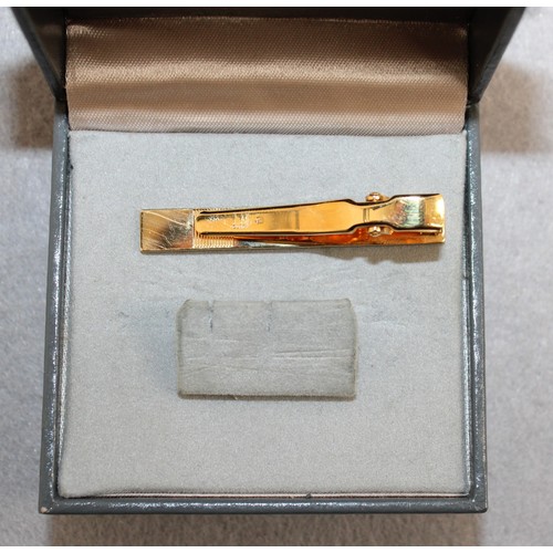 408 - Boxed DUNHILL Tie Pin