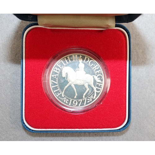 462 - Royal Mint Boxed 1977 Silver Jubilee Coin