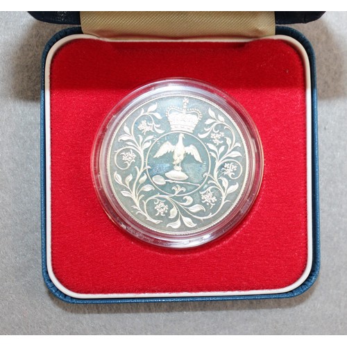 462 - Royal Mint Boxed 1977 Silver Jubilee Coin