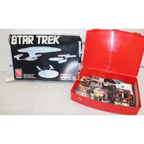 656 - Boxed STAR TREK 3 Piece U.S.S. ENTERPRISE SET & Case Containing Star Trek Cards Etc