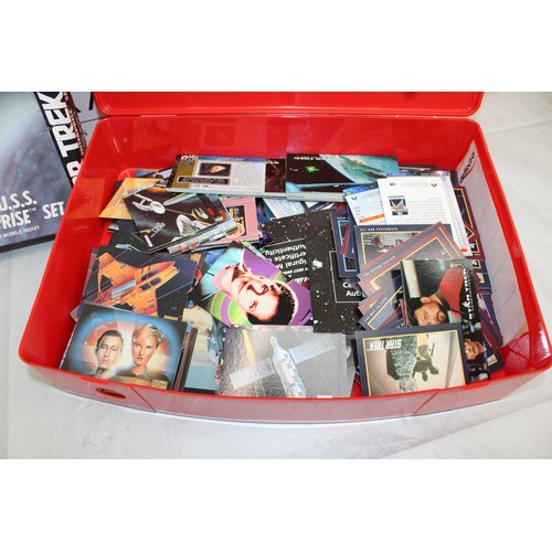 656 - Boxed STAR TREK 3 Piece U.S.S. ENTERPRISE SET & Case Containing Star Trek Cards Etc