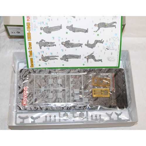 669 - Six Boxes of DRAGON Military Model Figures