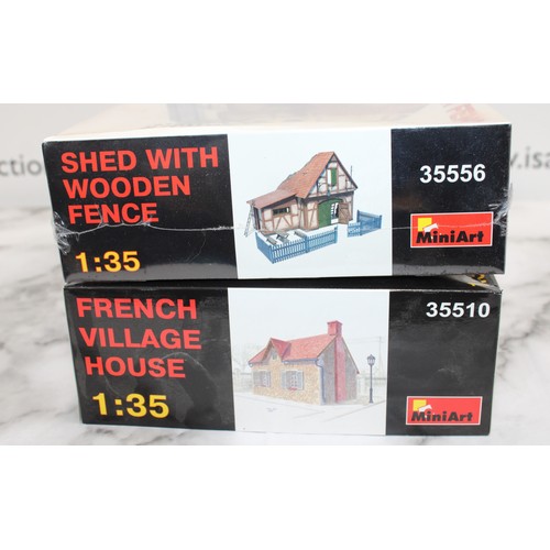 671 - 2 x Boxed Mini Art Building Model Kits