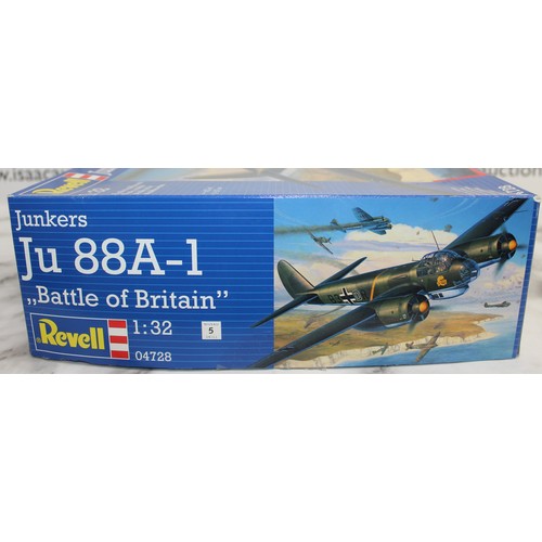 675 - Boxed REVELL Military Aircraft Models
Scale 1:32