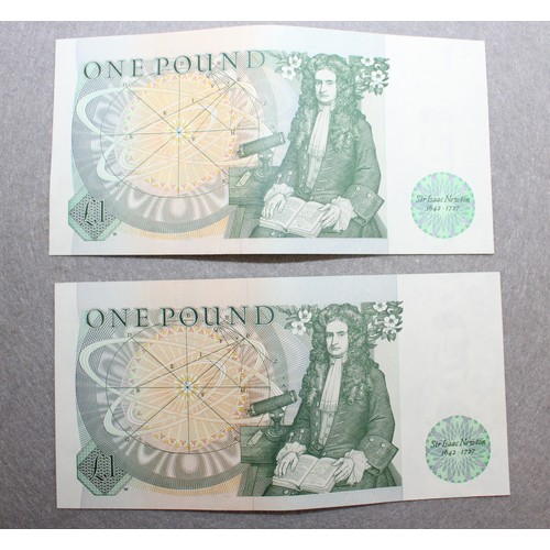 342 - Two Consecutive Bank of England £1 Notes - Cashier Somerset