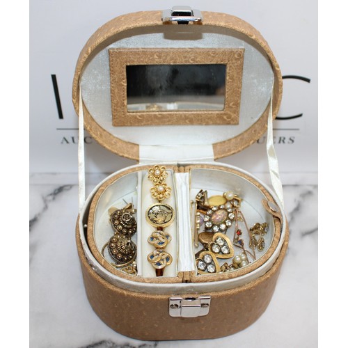 420 - Mixed Gold Toned Jewellery Items In Box