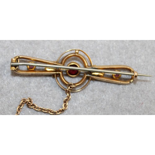 534 - Stamped 375 Gold Garnet & Pearl Brooch Total Weight-2.81g
In A Box