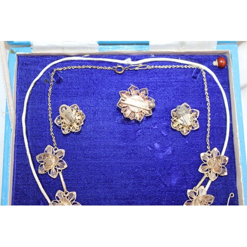 424 - Boxed Filagree Design Set Inc- Necklace/Bracelet/Earrings/Brooch