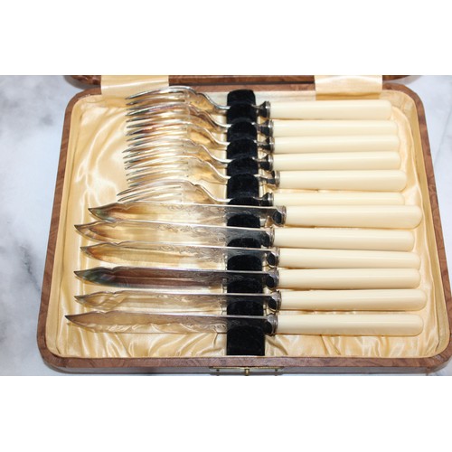 474 - 3 x Boxed Cutlery Sets