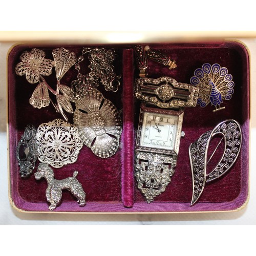 425 - Jewellery Items In A Jewellery Box