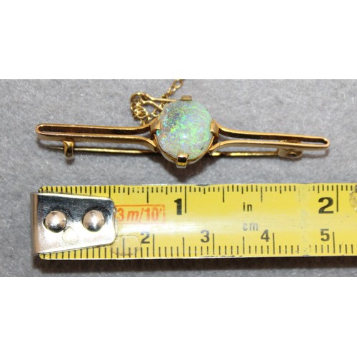 541 - Stamped 9ct Gold Opal Brooch Total Weight 3.70g