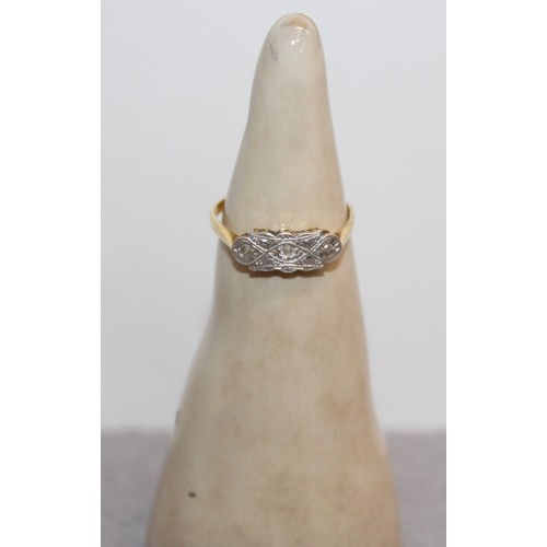 551 - Stamped 18ct PL Gold Ring Size-L Total Weight 1.65g In A Box