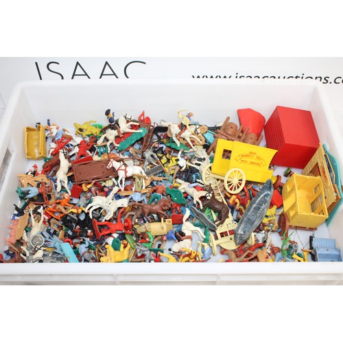 700 - A Quantity Of Collectable Cowboys And Indians Etc Box Not Included Various Conditions